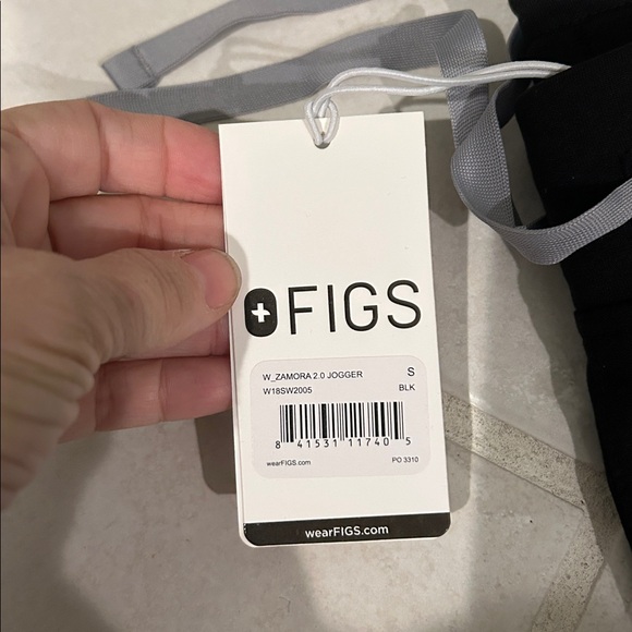 NWT - FIGS Zamora Jogger Scrub Pants in Black - Picture 3 of 8